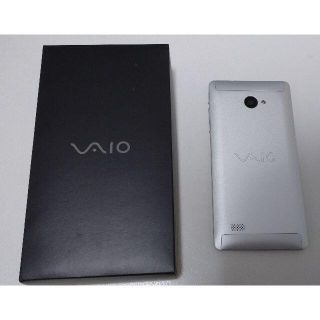 バイオ(VAIO)のVAIO Phone Biz VPB051（シルバー）＋専用ケース付(スマートフォン本体)