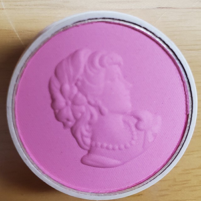 Les Merveilleuses LADUREE(レメルヴェイユーズラデュレ)のレ・メルヴェイユーズラデュレ　ミニプレストチークカラー　07 コスメ/美容のベースメイク/化粧品(チーク)の商品写真