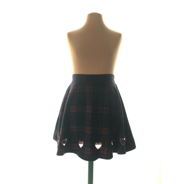 MA＊RS(マーズ)の【最終セール7月末まで】MA＊RS 赤チェック柄ハート抜きスカート レディースのスカート(ミニスカート)の商品写真