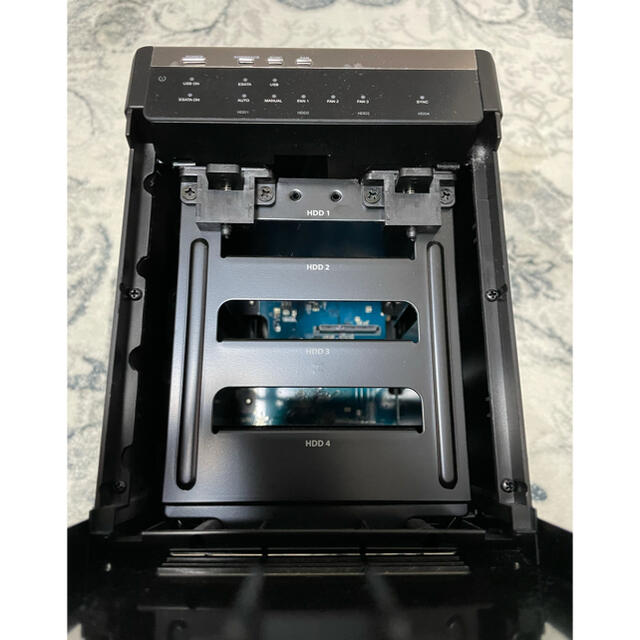 Logitec  HDD4台用 ガチャベイ LHR-4BNHEU3 スマホ/家電/カメラのPC/タブレット(PC周辺機器)の商品写真