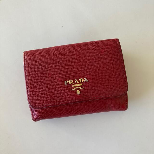 PRADA(プラダ)のPRADA プラダ　財布　レッド　赤　中古 レディースのファッション小物(財布)の商品写真