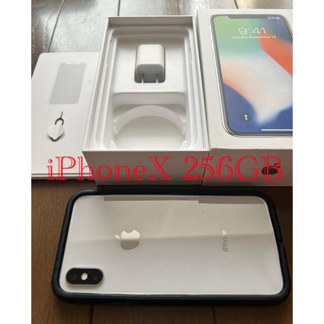 Apple(アップル)のApple⭐︎iPhoneX本体　256GB スマホ/家電/カメラのスマートフォン/携帯電話(携帯電話本体)の商品写真