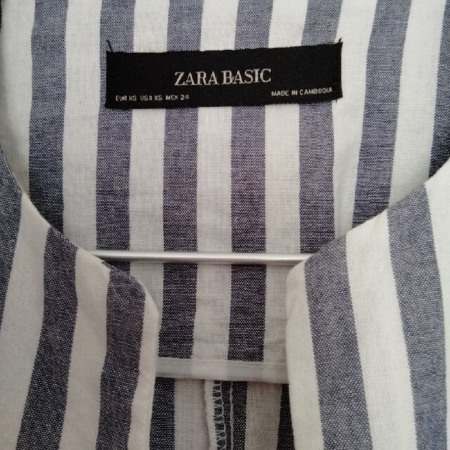 ZARA(ザラ)のZARAのストライプジャケット（薄手） レディースのジャケット/アウター(ノーカラージャケット)の商品写真