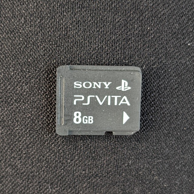 PlayStation Vita(プレイステーションヴィータ)のSONY　PSVITA　メモリーカード８GB エンタメ/ホビーのゲームソフト/ゲーム機本体(その他)の商品写真