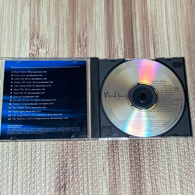 ノラジョーンズ  アルバムセット　CD3枚+DVD1枚 エンタメ/ホビーのCD(ポップス/ロック(洋楽))の商品写真