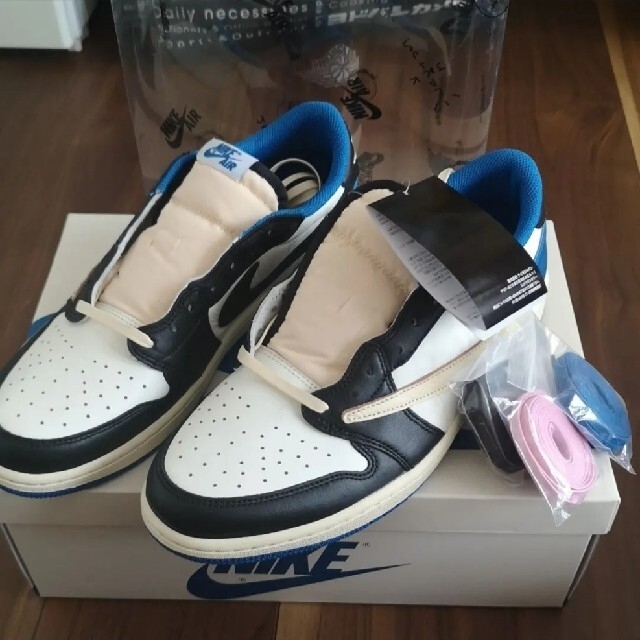 NIKE JORDAN1 Low og travis トラヴィスFRAGMENT