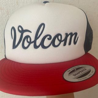 volcom - 【新品未使用】VOLCOM キャップの通販 by 彩花。's shop ...