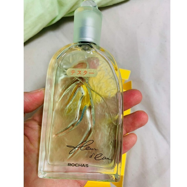 ROCHAS(ロシャス)のロシャス　フルール　ド　オウ　50ml コスメ/美容の香水(香水(女性用))の商品写真