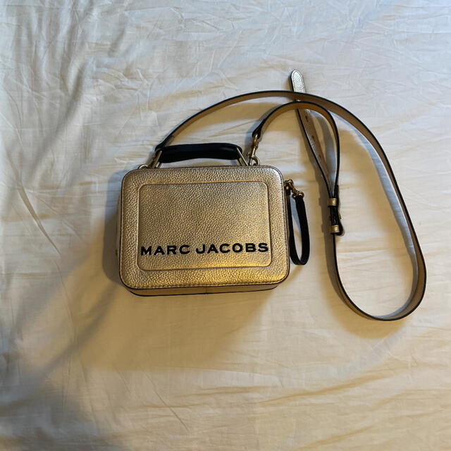 MARCJACOBS テクスチャードボックス　ゴールド　ショルダーバック