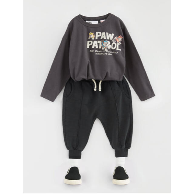 ZARA KIDS(ザラキッズ)の《新作》新品　パウパトロール　長袖　Tシャツ　1歳半-2歳　92cm キッズ/ベビー/マタニティのキッズ服男の子用(90cm~)(Tシャツ/カットソー)の商品写真