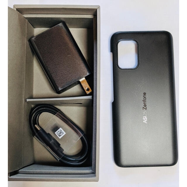 ASUS(エイスース)のASUS Zenfone8 128GB スマホ/家電/カメラのスマートフォン/携帯電話(スマートフォン本体)の商品写真
