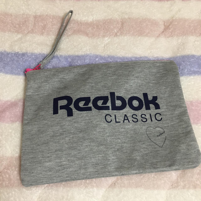 Reebok(リーボック)のリーボックのポーチ レディースのバッグ(ボディバッグ/ウエストポーチ)の商品写真