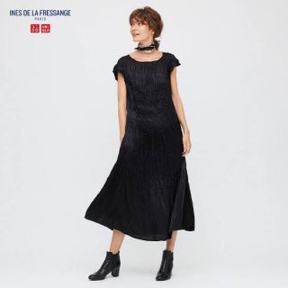 ユニクロ(UNIQLO)のユニクロ　サテンツイストプリーツワンピース　XS(ロングワンピース/マキシワンピース)