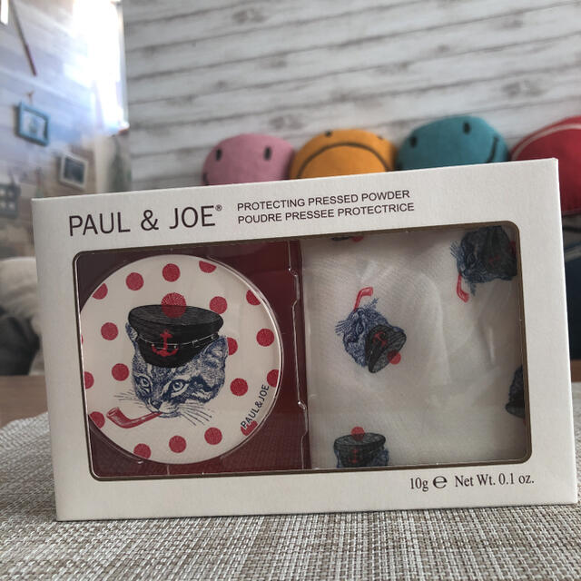 PAUL & JOE(ポールアンドジョー)のポール&ジョー　プレストパウダー限定品 コスメ/美容のベースメイク/化粧品(フェイスパウダー)の商品写真