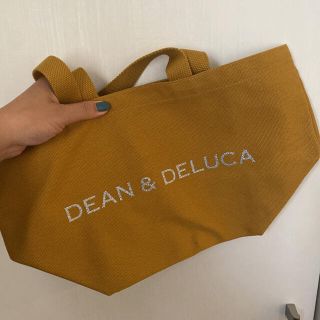 ディーンアンドデルーカ(DEAN & DELUCA)のディーンアンドデルーカ2020限定バックSサイズキャメルイエロー(ハンドバッグ)