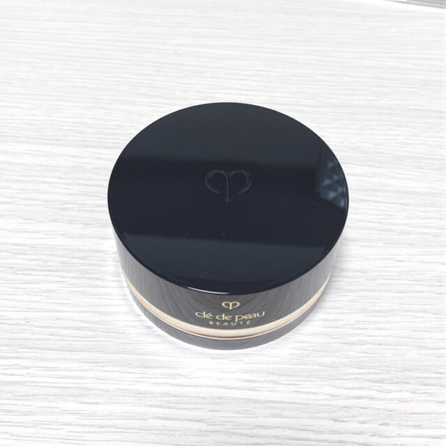 clé de peau BEAUTÉ  プードルトランスパラントｎ  1 ライト