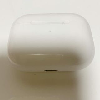 アップル(Apple)のApple AirPods Pro 充電ケースのみ(バッテリー/充電器)