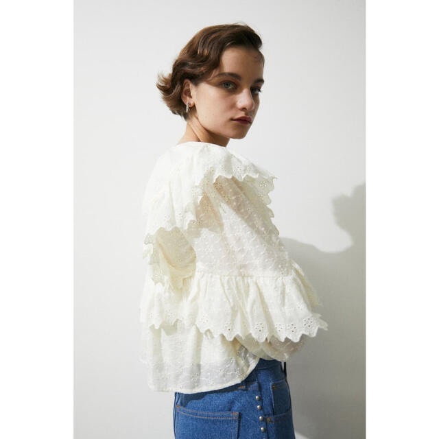 moussy EYELET RUFFLE BLOUSE