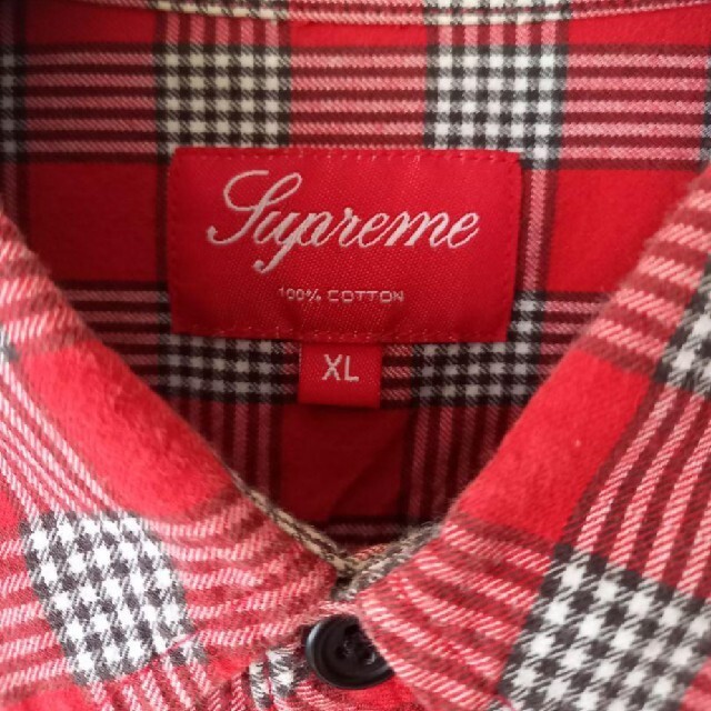 Supreme(シュプリーム)の☆Supreme　シュプリーム　シャツ　高級　レア　正規品　XL　赤　美品 メンズのトップス(シャツ)の商品写真