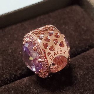 【新品】PANDORA チャーム スパークリングラベンダー クロス＆ポーチ付き