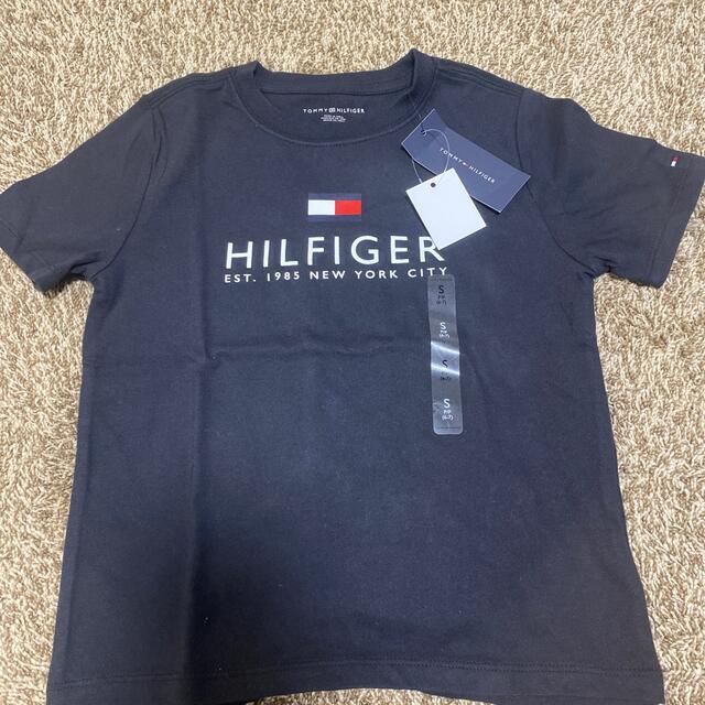 TOMMY HILFIGER(トミーヒルフィガー)のTOMMY HILFlGER キッズ服 キッズ/ベビー/マタニティのキッズ服男の子用(90cm~)(Tシャツ/カットソー)の商品写真