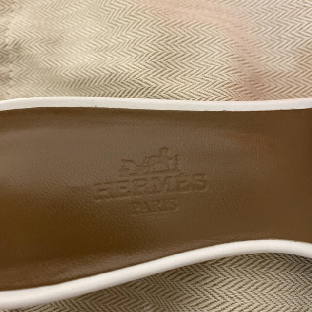 Hermes(エルメス)のHERMES オアジス　ヒール　サンダル　ホワイト　37 レディースの靴/シューズ(サンダル)の商品写真