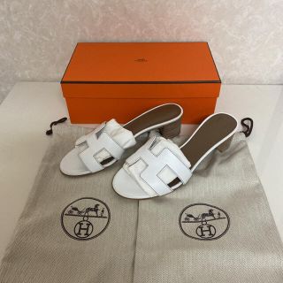 エルメス(Hermes)のHERMES オアジス　ヒール　サンダル　ホワイト　37(サンダル)