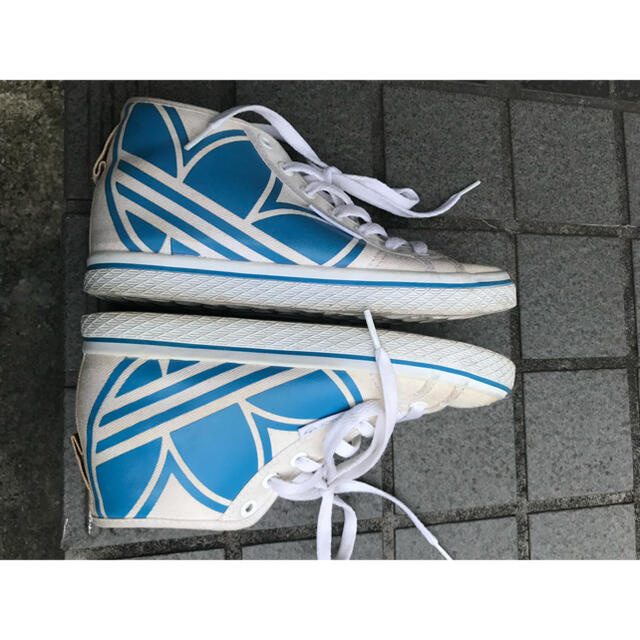 adidas - adidas kie様専用オフホワイト インヒールスニーカー 貴重の