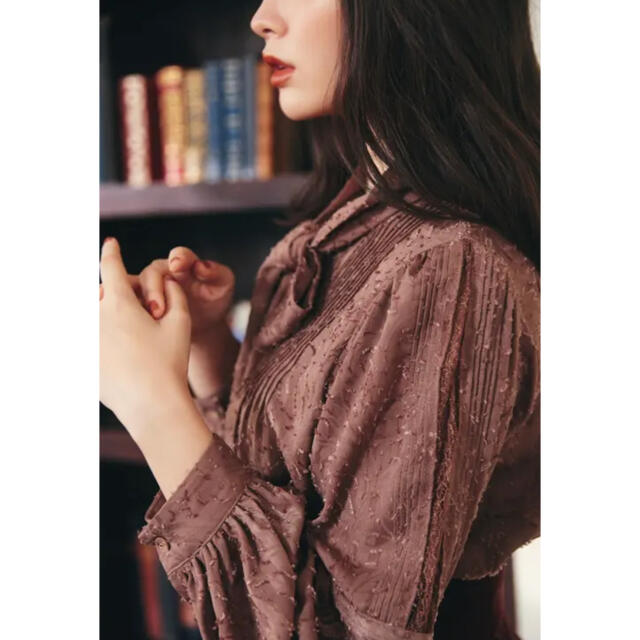 Bow-Tie Lace Trimming Blouse????her lip to