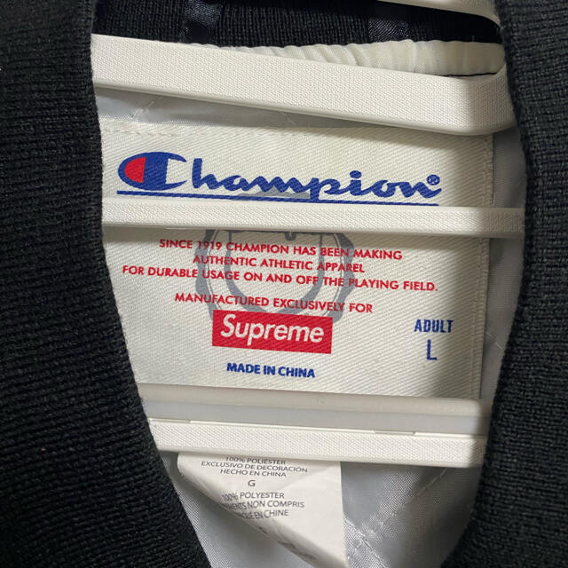 Supreme - Supreme × Champion コラボ スタジャン Lサイズ 黒 の Supreme - Supreme × Champion コラボ スタジャン Lサイズ 黒 の