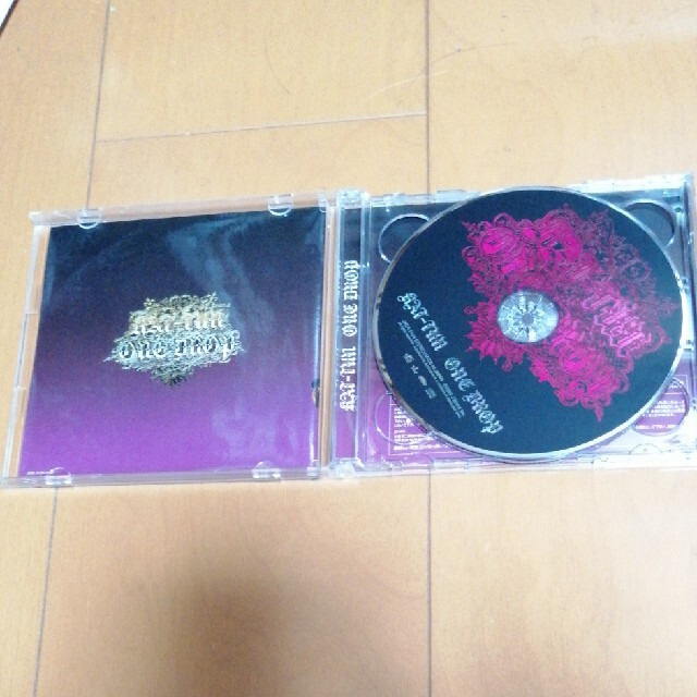 KAT-TUN(カトゥーン)のKAT-TUN ONE DROP. DVD / CD エンタメ/ホビーのCD(ポップス/ロック(邦楽))の商品写真
