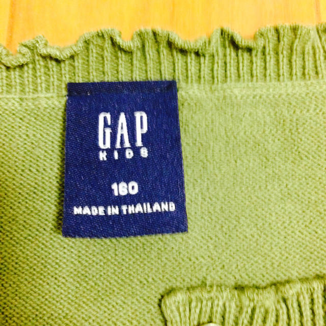 GAP Kids(ギャップキッズ)のGAP グリーンカーディガン160センチ新品 キッズ/ベビー/マタニティのキッズ服女の子用(90cm~)(カーディガン)の商品写真