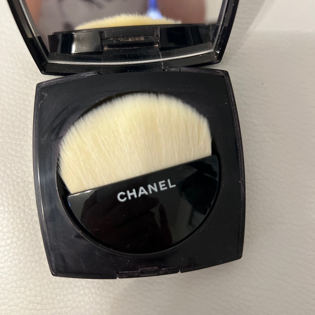 CHANEL(シャネル)のCHANEL プードゥルルミエール40ホワイト シャネル コスメ/美容のベースメイク/化粧品(フェイスパウダー)の商品写真