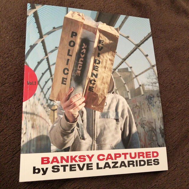  Banksy Caputured 2nd edition　本人をとらえた作品集 エンタメ/ホビーの本(アート/エンタメ)の商品写真