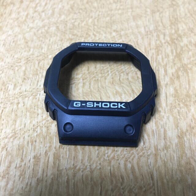 G-SHOCK(ジーショック)のCASIO G-SHOCK DW-5600E用 純正ベゼル&ベルト 専用ケース付 メンズの時計(腕時計(デジタル))の商品写真