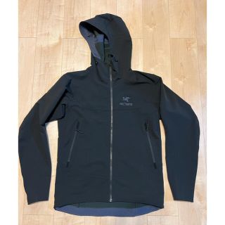 アークテリクス(ARC'TERYX)のアークテリクス ガンマLT フーディ サイズM 黒(マウンテンパーカー)