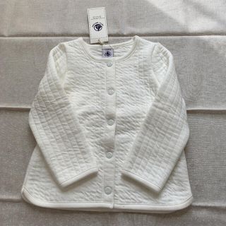 プチバトー(PETIT BATEAU)のプチバトー　カーディガン　白色　24m 新品(カーディガン/ボレロ)