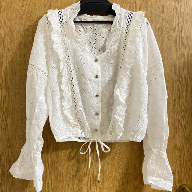Lily brown リリーブラウン コットン刺繍ブラウス ホワイト