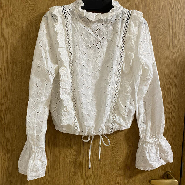 Lily brown リリーブラウン コットン刺繍ブラウス ホワイト
