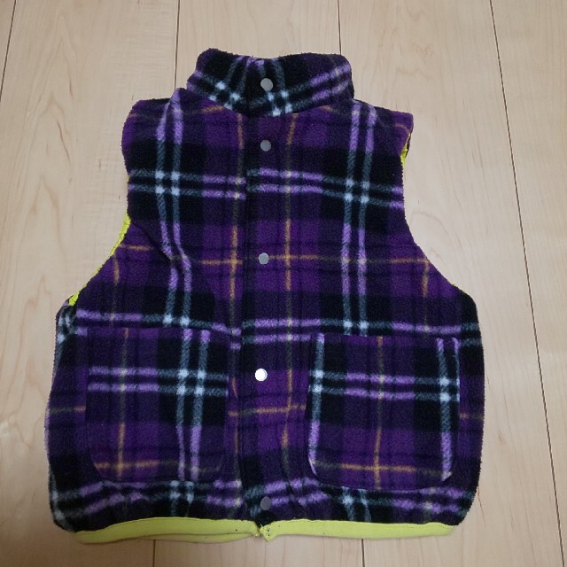 リバーシブルベスト  90 キッズ/ベビー/マタニティのキッズ服男の子用(90cm~)(ジャケット/上着)の商品写真