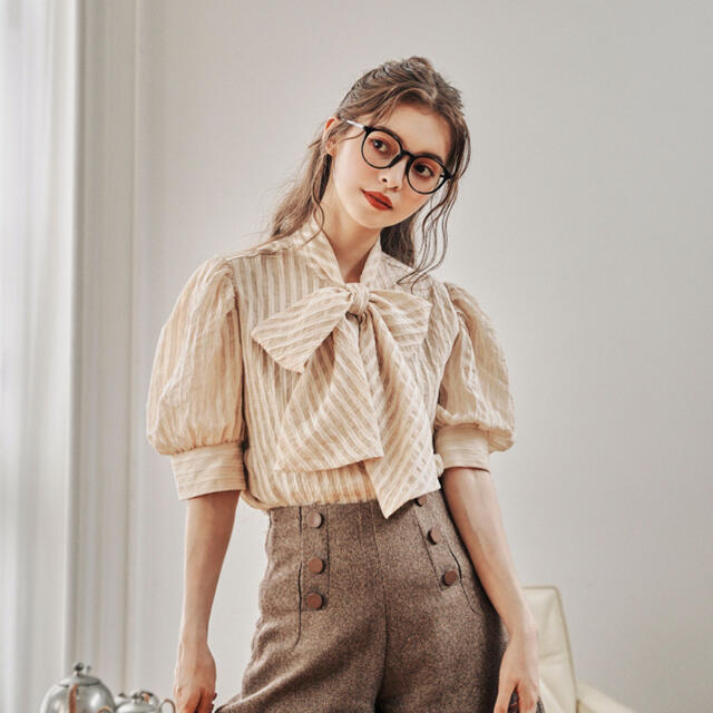 ZARA(ザラ)のtreaturself candy ribbon tie blouse レディースのトップス(シャツ/ブラウス(半袖/袖なし))の商品写真