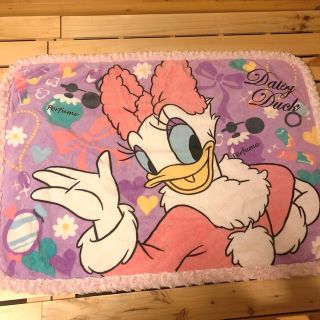 ディズニー(Disney)のデイジー　ふわふわひざ掛け　毛布(おくるみ/ブランケット)