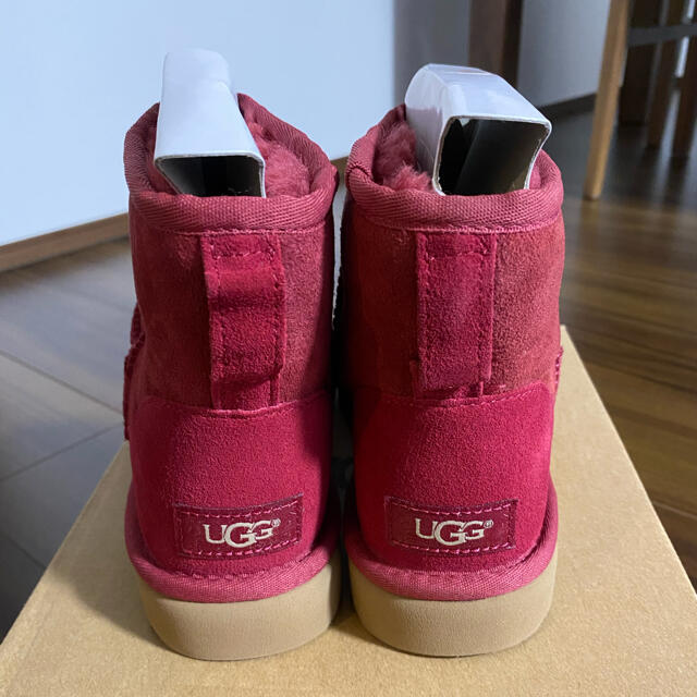 UGG(アグ)のUGG ムートン　クラッシックミニ　US7 レディースの靴/シューズ(ブーツ)の商品写真