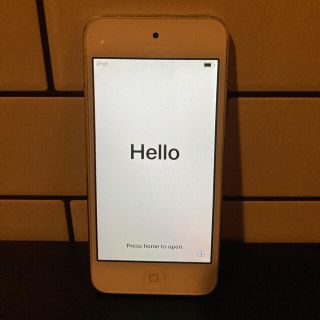 アイポッドタッチ(iPod touch)のipod touch 第6世代 シルバー 16G アイポッドタッチ(ポータブルプレーヤー)