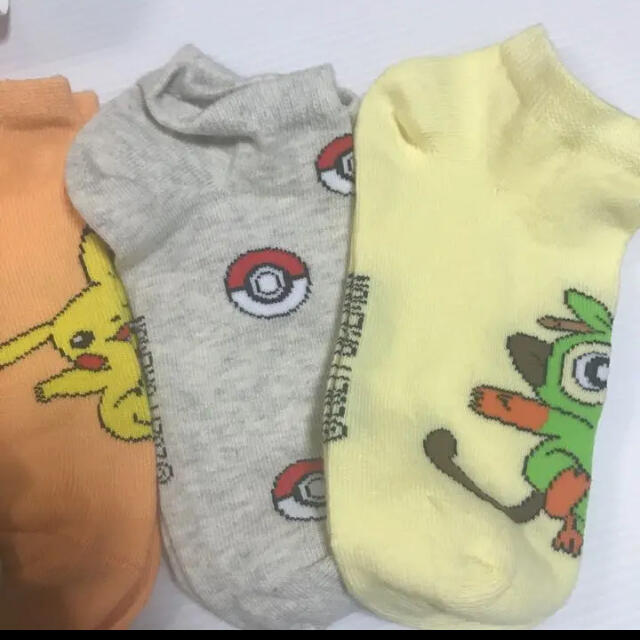 H&M(エイチアンドエム)の新品✨18／20ポケモン靴下5足セットH&M キッズ/ベビー/マタニティのこども用ファッション小物(靴下/タイツ)の商品写真