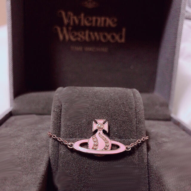 Vivienne Westwood(ヴィヴィアンウエストウッド)のVivienne Westwood ブレスレット　ピンクゴールド レディースのアクセサリー(ブレスレット/バングル)の商品写真