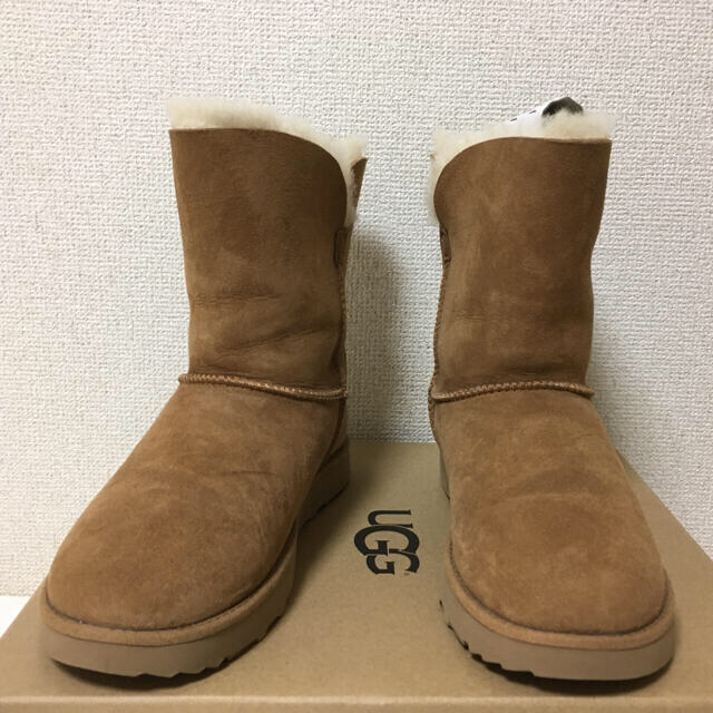 UGG W CLASSIC CUFF SHORT / CHESTNUT