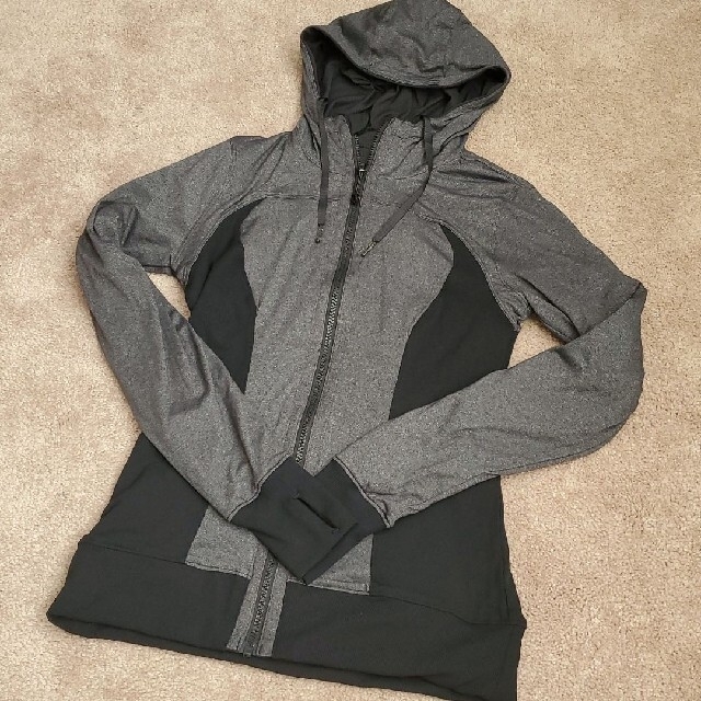 lululemon(ルルレモン)のルルレモン パーカー サイズ4  未使用タグなし レディースのトップス(パーカー)の商品写真