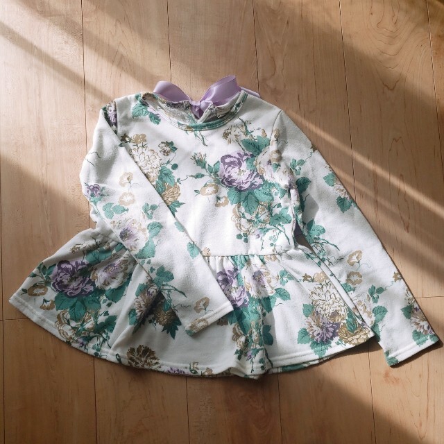 専用☆お花柄 カットソー チュニック キッズ/ベビー/マタニティのキッズ服女の子用(90cm~)(Tシャツ/カットソー)の商品写真