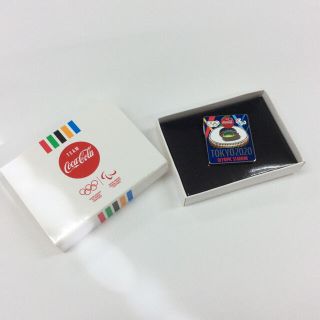 コカコーラ　ピンバッチ　2020 オリンピックスタジアム(ノベルティグッズ)